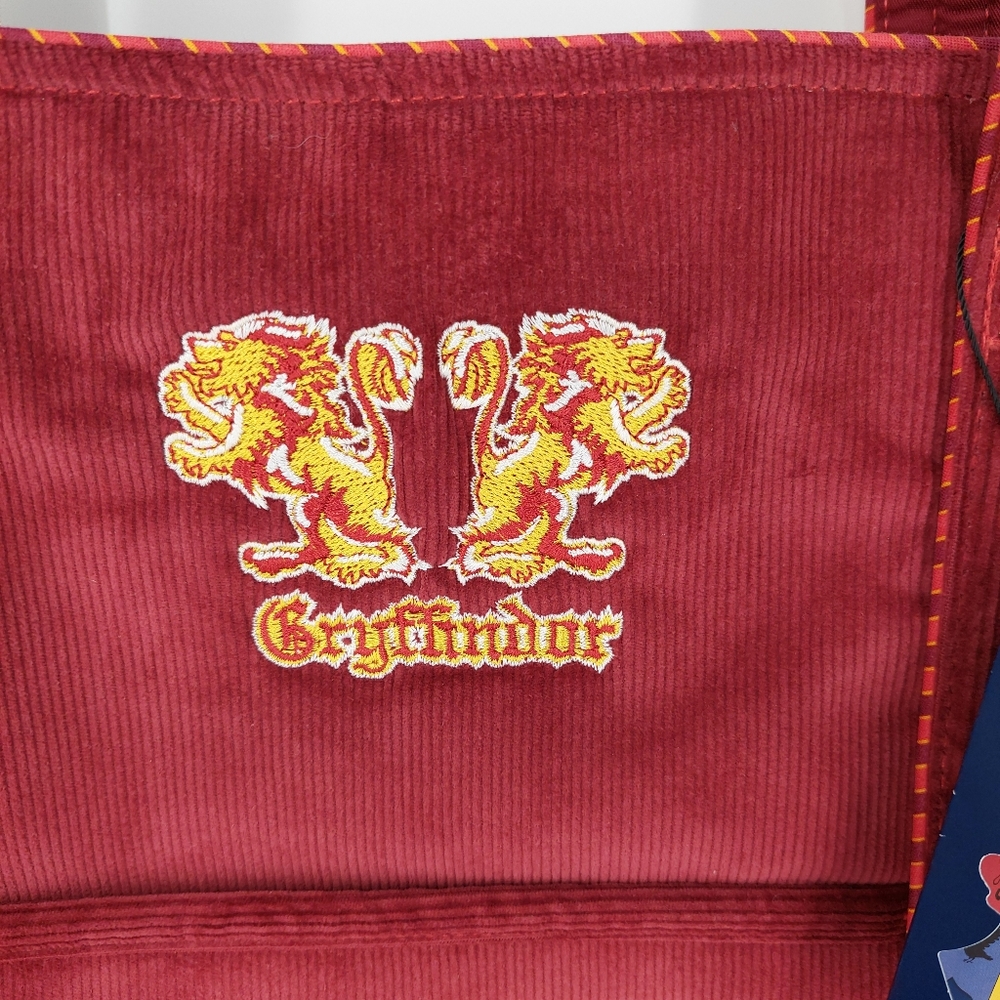 Vera Bradley Harry Potter Gryffindor Large Corduroy Tote - Picture 4 of 15
